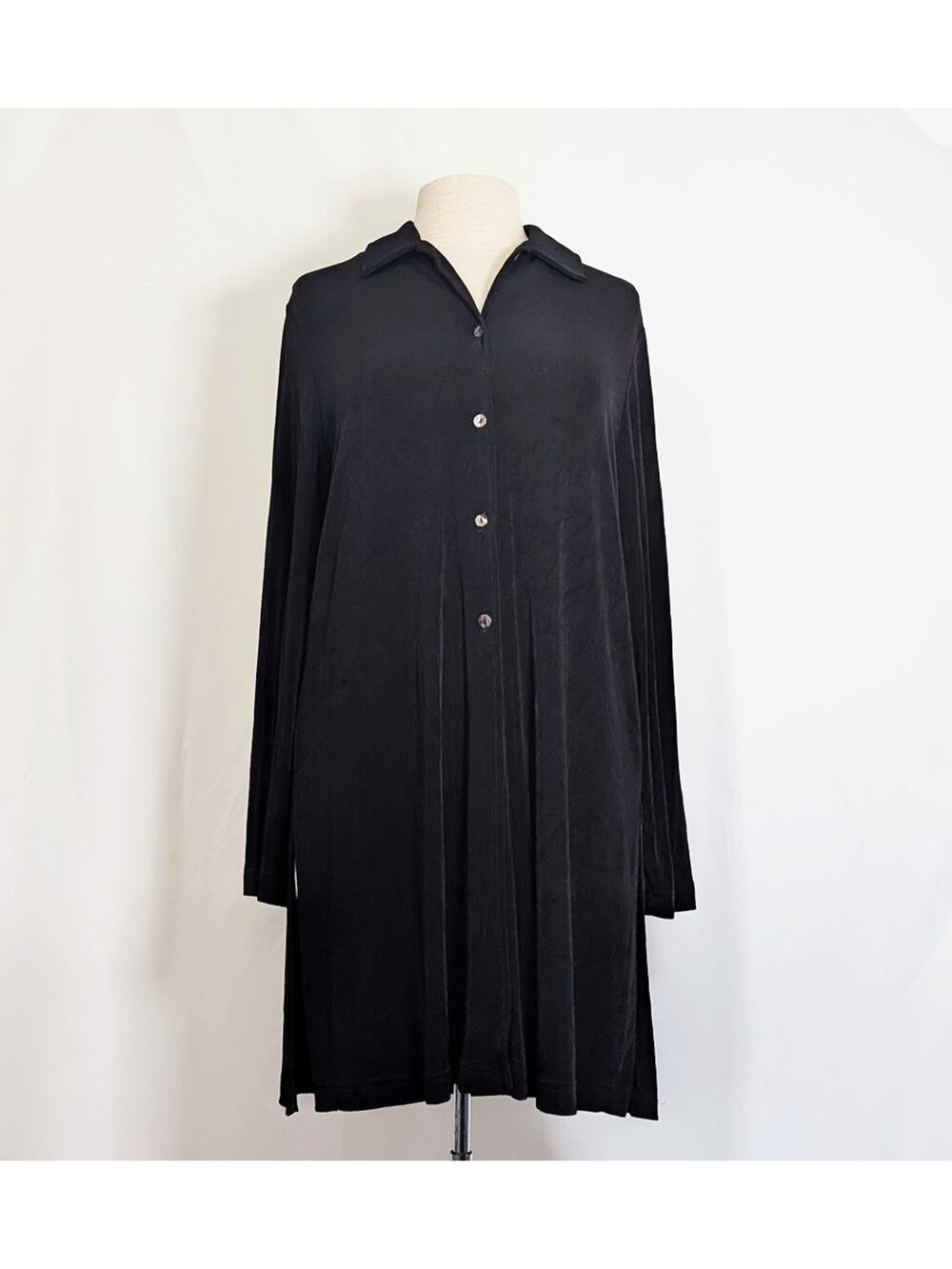 Ronni Nicole Tunic Top Women's Size 12 Black Travel Knit Slinky Button Front